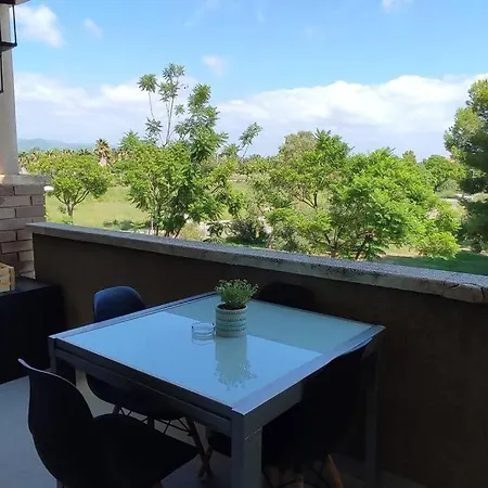Atico Moderno En Vilafortuny Con Solarium Privado