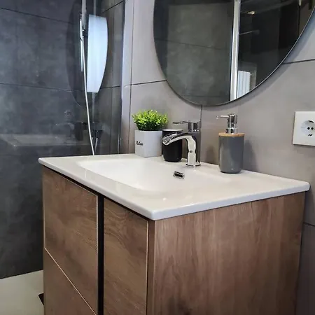 Atico Moderno En Vilafortuny Con Solarium Privado