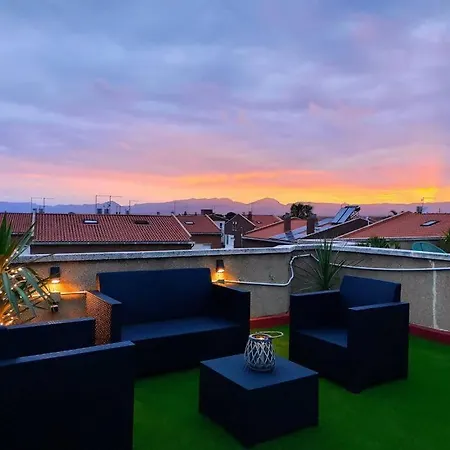 Lejlighed Atico Moderno En Vilafortuny Con Solarium Privado